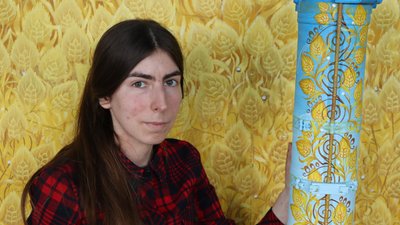 На Дніпропетровщині діти розмальовують гільзи для благодійного аукціону На Дніпропетровщині діти розмальовують гільзи для благодійного аукціону