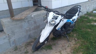 15-річний мотоцикліст врізався у бетонний паркан на Рівненщині: підліток у комі
