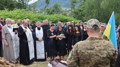 На Закарпатті попрощалися із полеглим на війні Іваном Куцином На Закарпатті попрощалися із полеглим на війні Іваном Куцином