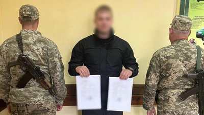 Прикордонники не випустили за кордон чоловіка