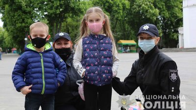 Вінницькі поліцейські провели рейд міськими парками та скверами Вінницькі поліцейські провели рейд міськими парками та скверами