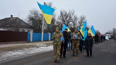 На Чернігівщині попрощалися з двома бійцями, які загинули на сході України На Чернігівщині попрощалися з двома бійцями, які загинули на сході України