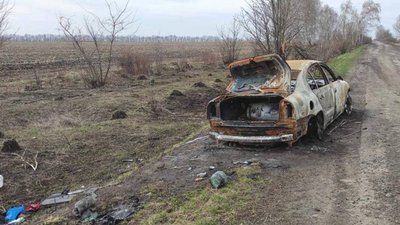 Військовий РФ розстріляв авто з цивільними у березні 2022 року