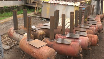 Щоб на фронті було тепло: працівники "Івано-Франківськгазу" виготовляють буржуйки для ЗСУ Щоб на фронті було тепло: працівники "Івано-Франківськгазу" виготовляють буржуйки для ЗСУ