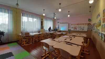 Перед початком навчання клас дезінфікують