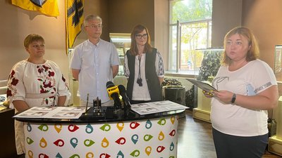 У Запоріжжі презентували нову поштову марку "Україна-мати, присвячену Дню Незалежності У Запоріжжі презентували нову поштову марку "Україна-мати, присвячену Дню Незалежності