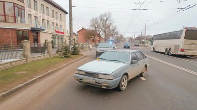 Поблизу Франківська атомобіль наїхав на жінку з дитиною. Хлопчика госпіталізували Поблизу Франківська атомобіль наїхав на жінку з дитиною. Хлопчика госпіталізували