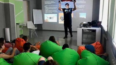 Теоретичний урок керування дронами Теоретичний урок керування дронами