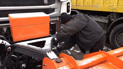 Півтори сотні машин та тонни протиожеледної суміші: як утримуватимуть взимку черкаські дороги Півтори сотні машин та тонни протиожеледної суміші: як утримуватимуть взимку черкаські дороги