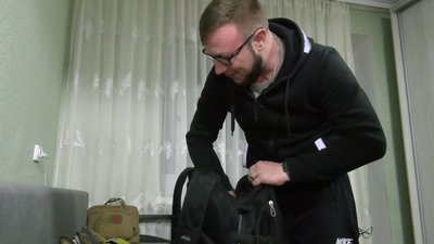 Документи, ліки та гроші: ветеран АТО з Волині розповів про свій рюкзак безпеки