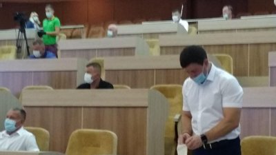 У Сумах через коронавірус сесія облради - в "особливому" режимі. Як це відбувається (фото) У Сумах через коронавірус сесія облради - в "особливому" режимі. Як це відбувається (фото)