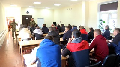 Шістнадцять призовників Житомирщини відправили у десантно-штурмові війська Шістнадцять призовників Житомирщини відправили у десантно-штурмові війська