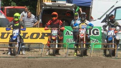 Близько ста гонщиків з'їхалися у Суми на чемпіонат України з мотокросу