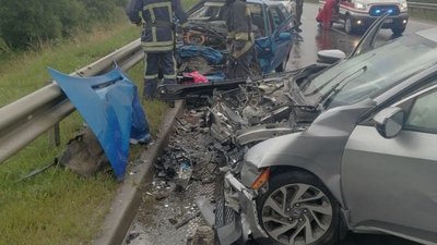 На трасі "Київ-Чоп" зіткнулися два авто: 7 людей травмовані На трасі "Київ-Чоп" зіткнулися два авто: 7 людей травмовані