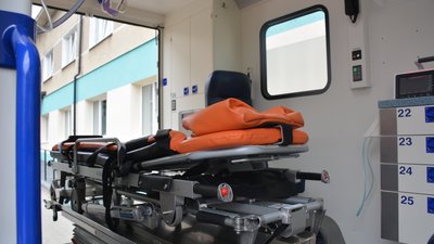 Надвірнянська лікарня отримала реанімобіль від меценатів із Лондона
