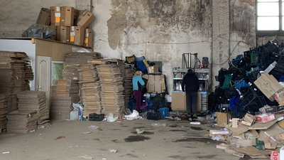 На станції вторсировини в Ужгороді проводять благодійну акцію для "Барбосу" На станції вторсировини в Ужгороді проводять благодійну акцію для "Барбосу"