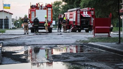 Внаслідок повторного удару армії РФ 22.08. на Полтавщині пошкоджені автомобілі ДСНС