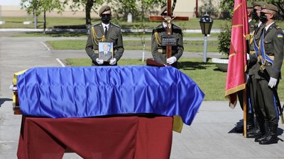 У Львові попрощалися із захисником Луганського аеропорту Сергієм Тимощуком У Львові попрощалися із захисником Луганського аеропорту Сергієм Тимощуком