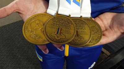Чотири рекорди з пауерліфтингу встановила 17-річна тернополянка Чотири рекорди з пауерліфтингу встановила 17-річна тернополянка