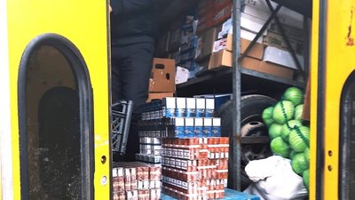 На Хмельниччині зупинили вантажівку, яка перевозила безакцизну продукцію