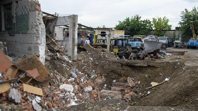 Техніку АТ "Миколаївобленерго" пошкоджено під час обстрілів Миколаєва Техніку АТ "Миколаївобленерго" пошкоджено під час обстрілів Миколаєва