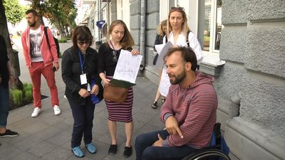 У Житомирі Дмитро Щебетюк з "Доступно.UA" перевірив рівень доступності до закладів у центрі міста