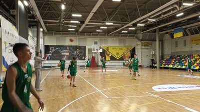 Баскетбольний клуб "Тернопіль-ДЮСШ" під час гри Баскетбольний клуб "Тернопіль-ДЮСШ" під час гри