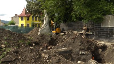 У Сколе на Львівщині триває ексгумація останків радянських воїнів