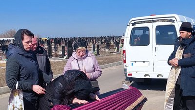 У Харкові поховали в'язня концтаборів Бориса Романченка, загиблого від обстрілу РФ