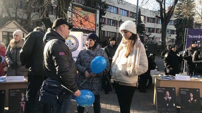 "Люди перестали мовчати". На Франківщині збільшилася кількість повідомлень про домашнє насильство "Люди перестали мовчати". На Франківщині збільшилася кількість повідомлень про домашнє насильство