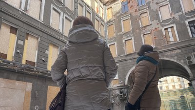 Два роки з влучання у Палац праці у Харкові: як відновлюються поранені аптекарки Два роки з влучання у Палац праці у Харкові: як відновлюються поранені аптекарки