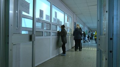 У поліклініці Харкова черги з пацієнтів з COVID У поліклініці Харкова черги з пацієнтів з COVID