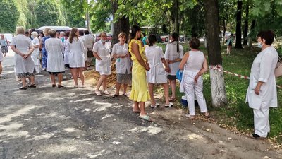Антитерористичні навчання у Луцьку: блокпости і евакуація в поліклініці Антитерористичні навчання у Луцьку: блокпости і евакуація в поліклініці