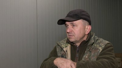 Волинський фермер господарює на землі та займається волонтерством Волинський фермер господарює на землі та займається волонтерством