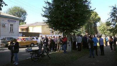 Жителі Новгород-Сіверщини мітингували під поліцією.