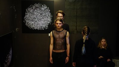 Фоторепортаж з перформансу: у Києві відкрилася виставка, присвячена кримськотатарській культурі Фоторепортаж з перформансу: у Києві відкрилася виставка, присвячена кримськотатарській культурі