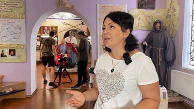 Директорка Прилуцького краєзнавчого музею Тетяна Зоць Директорка Прилуцького краєзнавчого музею Тетяна Зоць