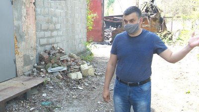 У Дніпрі представники «Екологічного патруля» заявляють про підпал їхнього складу вторсировини У Дніпрі представники «Екологічного патруля» заявляють про підпал їхнього складу вторсировини