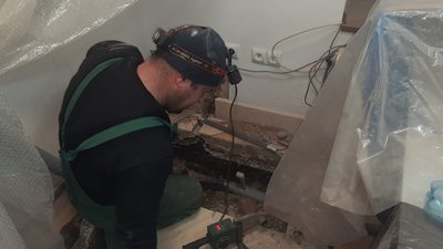 У Чернівцях замінили труби в будинку, де понад два тижні не було тепла