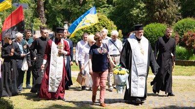 В Ужгороді вшанували пам’ять жертв політичних репресій комуністичного режиму В Ужгороді вшанували пам’ять жертв політичних репресій комуністичного режиму