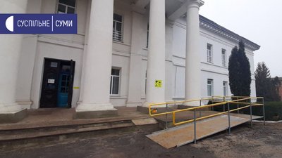 Працівникам спецлікарні на Сумщині завинили 16,5 мільйонів гривень зарплати