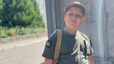 Як семирічний школяр несе службу у Сумському міському центрі комплектування Як семирічний школяр несе службу у Сумському міському центрі комплектування