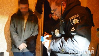 В Одеській області правоохоронці вилучили у чоловіка дві гранати
