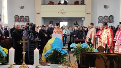 На Тернопільщині попрощалися з загиблими військовослужбовцями На Тернопільщині попрощалися з загиблими військовослужбовцями