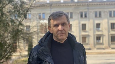 "Ми окопувалися під обстрілами". Тернопільський історик та політолог розповів про війну