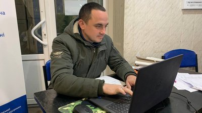 Зі старлінком та генератором. Як працює центр "Шелтер+" у Кривому Розі Зі старлінком та генератором. Як працює центр "Шелтер+" у Кривому Розі