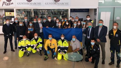 Українські лікарі повертаються з Італії, де допомагали боротися з коронавірусом