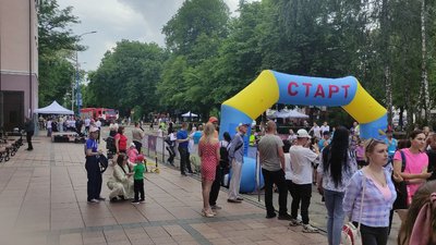 У Житомирі пройшов перший в Україні забіг єдності "Поліція передає естафету"