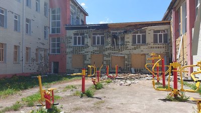 Обстріл школи в Середино-Буді: що розповідають очевидці Обстріл школи в Середино-Буді: що розповідають очевидці