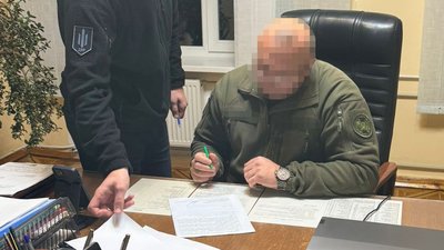Керівнику виправного закладу оголосили про підозру